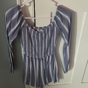 Hollister wromper size extra small